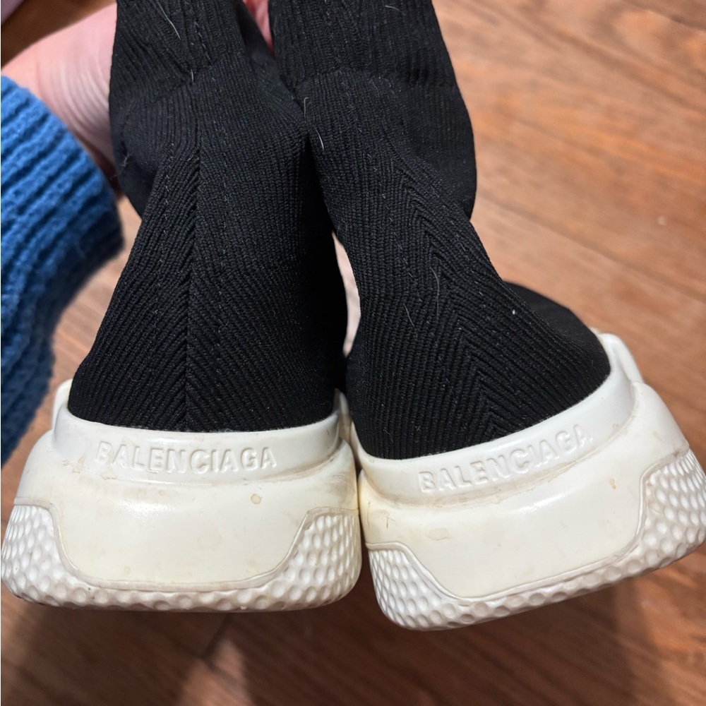 Balenciaga Black Knit Sneakers with White Sole - Picture 5 of 8